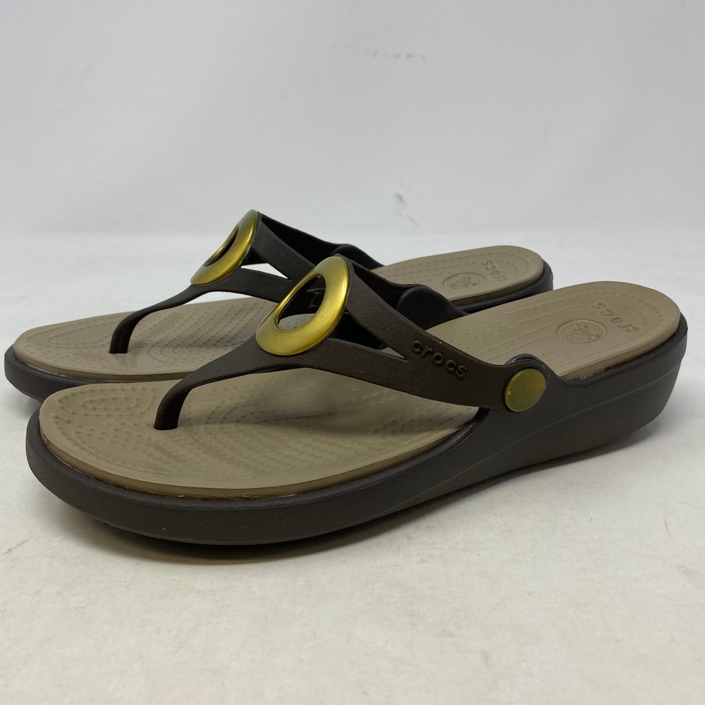 Crocs Sanrah Circle Wedge Sandals Womens 7 Espresso Khaki Thong Flip Flops 14153